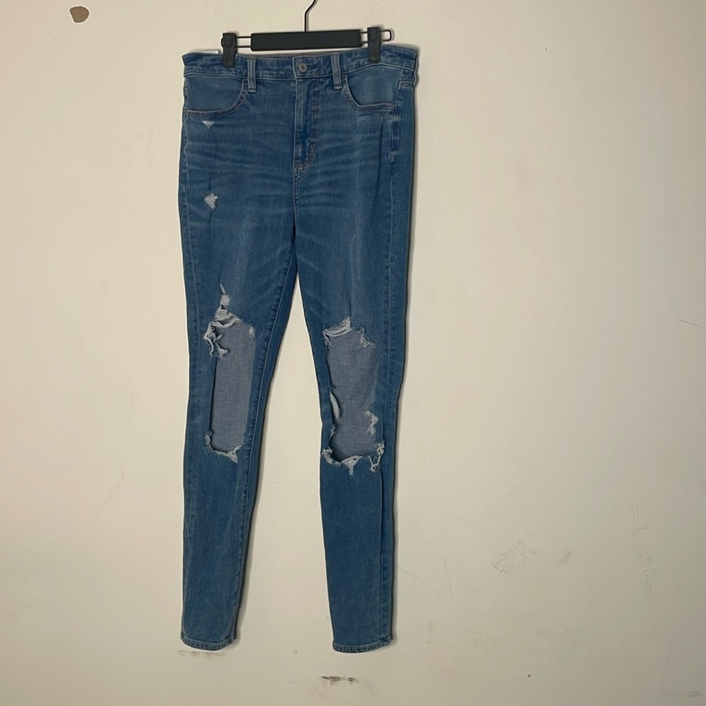 American Eagle sz 10 super high rise distressed jegging​